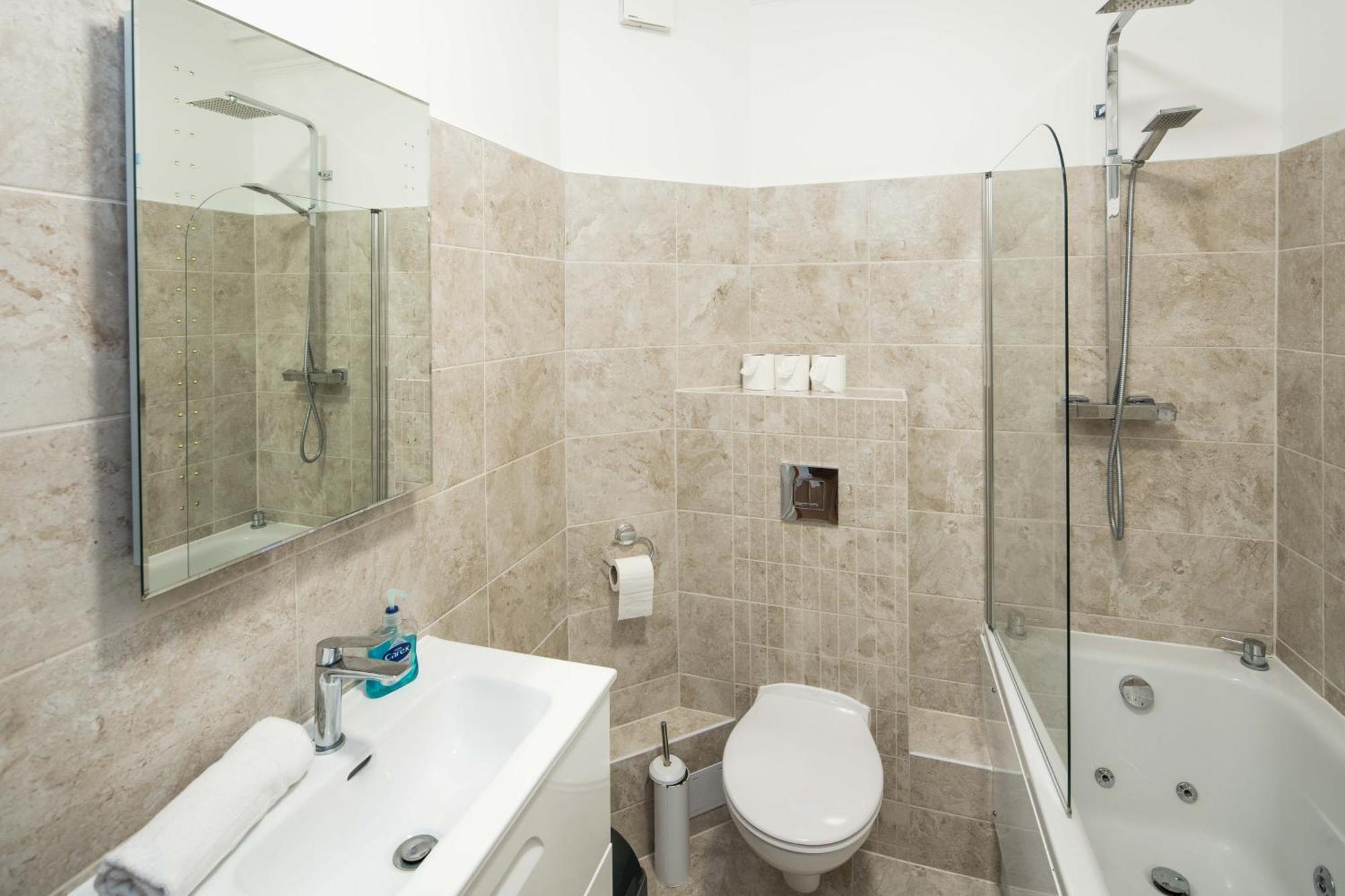 Elegant 1br Near Apartamento